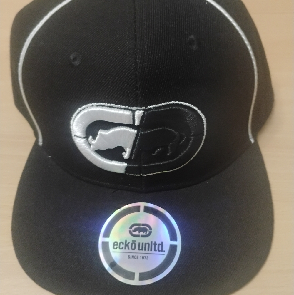 Ecko Unltd. Black Rhino Logo Snapback Hat – White Piping Detail – NWT 🔥
